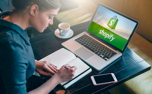 What Makes Shopify the Best E-commerce Platform for Startups?