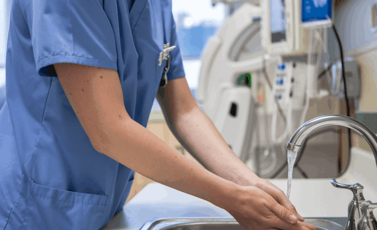 How Hospital Scrub Can Help to Improve Workplace Hygiene?